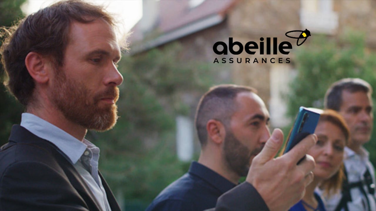 Les agents aux côtés du client